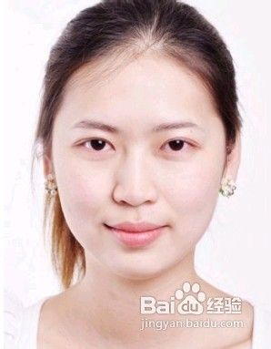 白领丽人如何化淡妆最得体