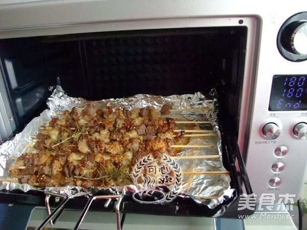 让人垂涎三尺的烤羊肉串