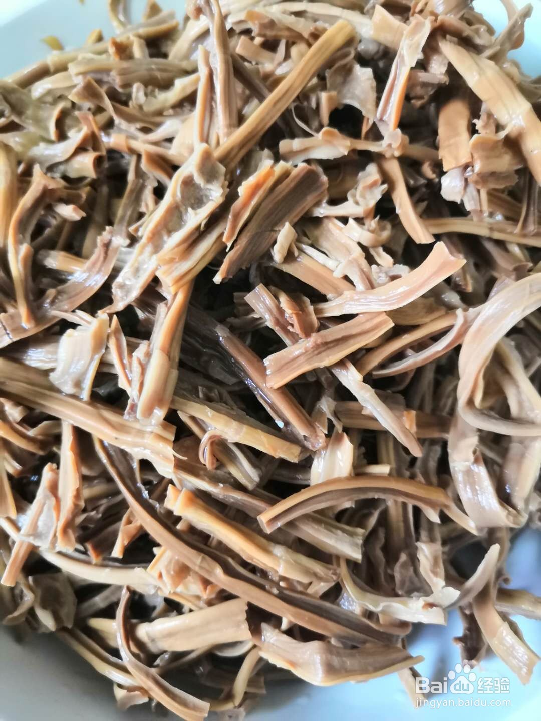 笋干焖鸡的做法