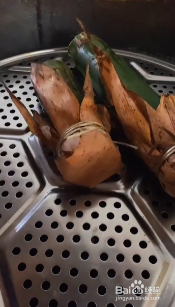 怎么做腊肠杂粮竹筒饭？