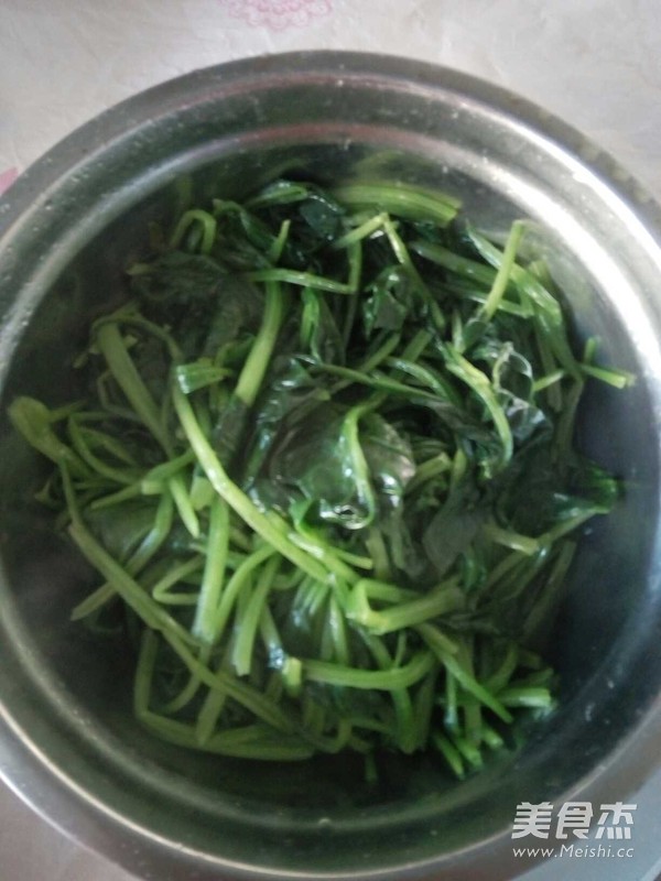 果仁菠菜的做法