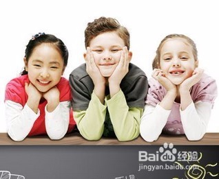 如何在第一时间知道孩子视力有问题呢？