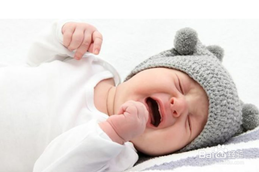 如何发现宝宝是否有中耳炎的迹象？