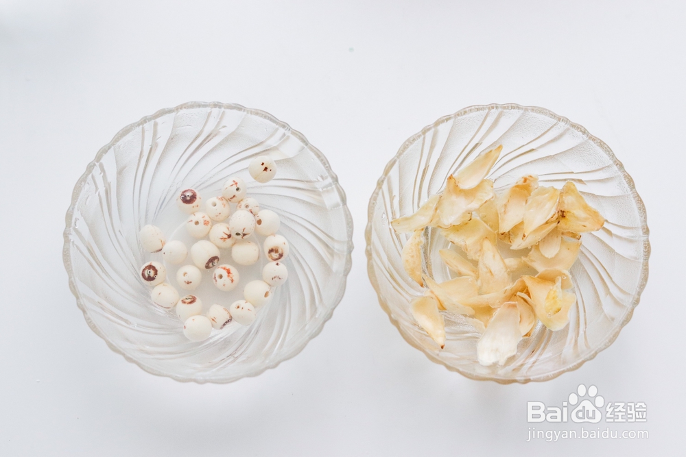 简单无压力做莲子百合银耳羹