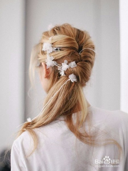 仙气十足的新娘发型,喜欢就DIY动手做起来吧
