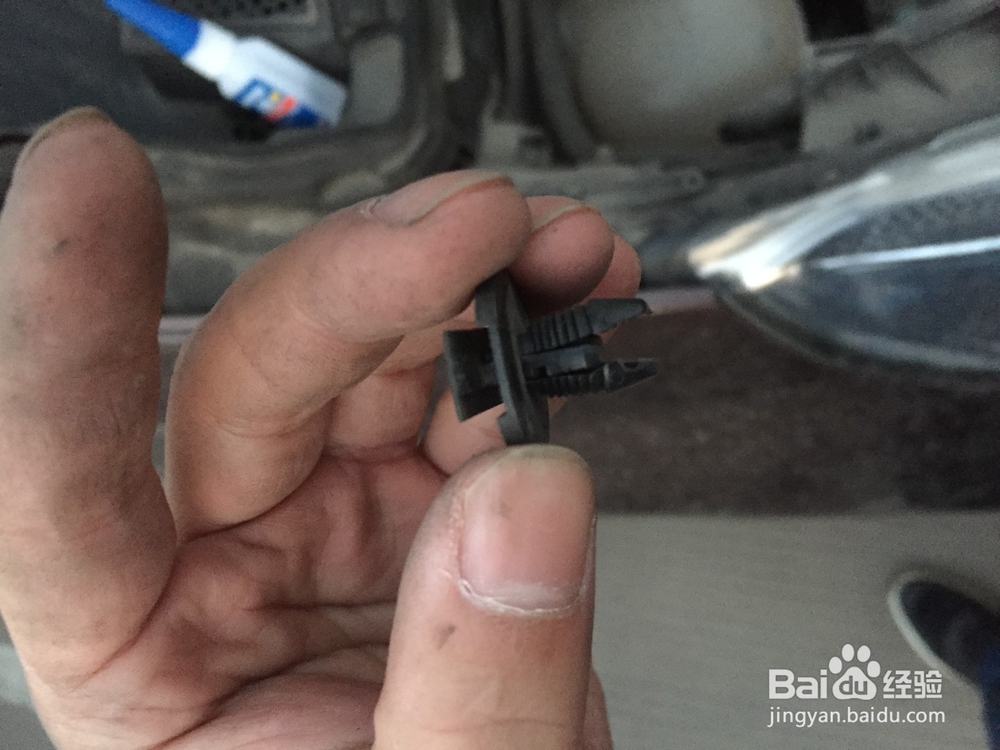 玻璃水一个喷一个不喷维修方法详细教程