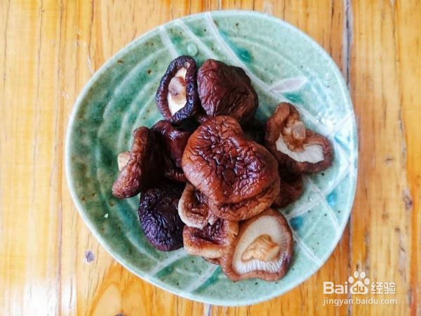 一碗暖心的香菇炖鸡面