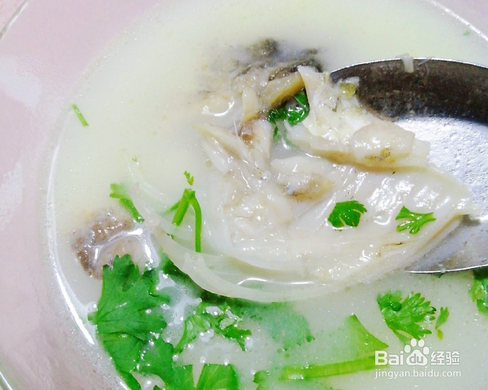 怎么做豆腐鲫鱼汤,奶白色好看又好吃!