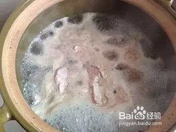 土豆排骨汤简单做——补钙,解馋