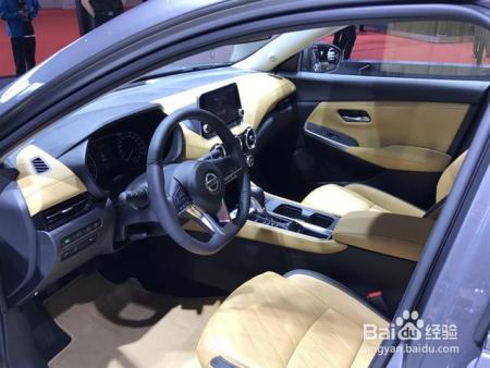 A级车强者相约换代，“小天籁”轩逸和“小亚洲龙”雷凌该选谁？