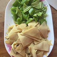 家常菜尖椒干豆腐