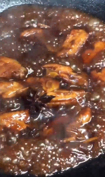 炒糖色版可乐鸡翅怎么做