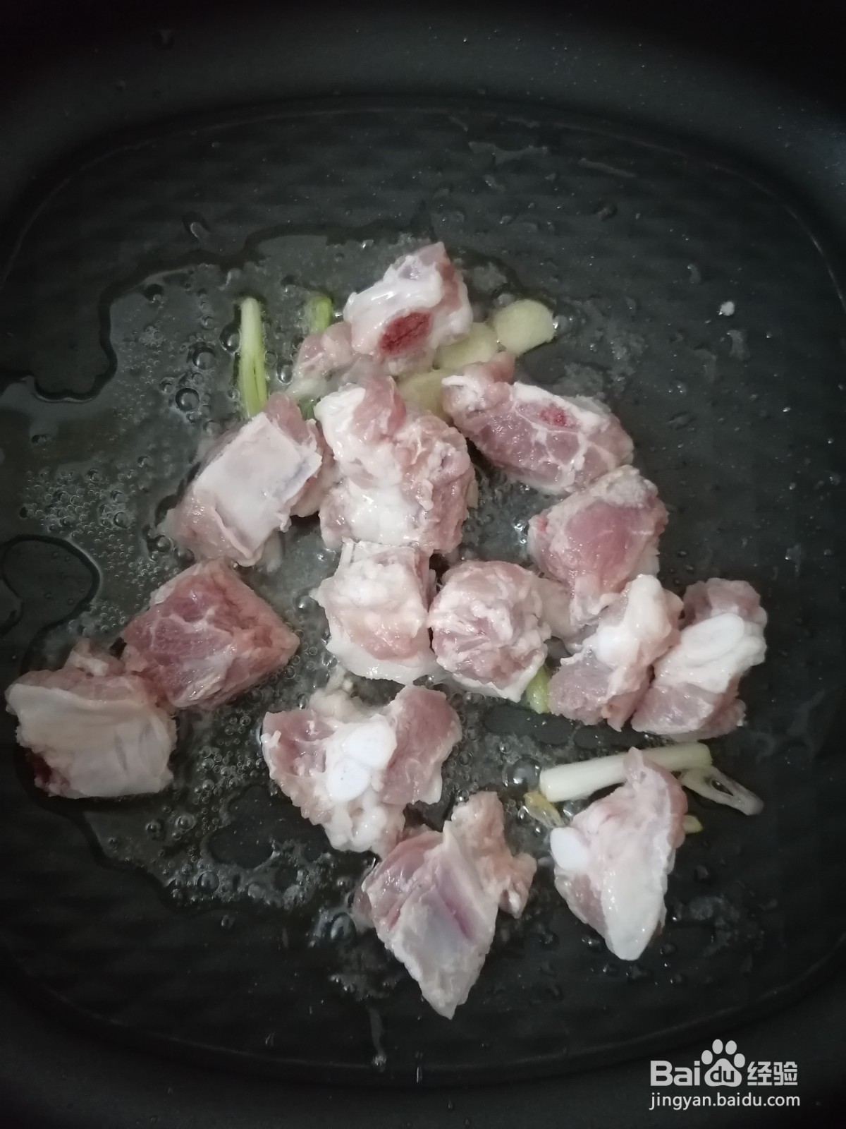 酸甜酱味排骨的做法