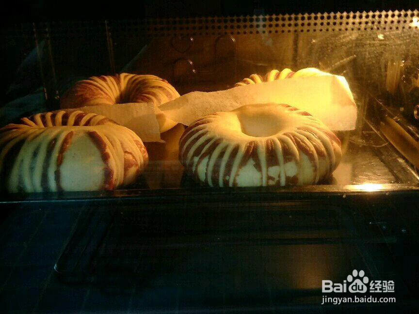 松软豆沙面包圈的做法