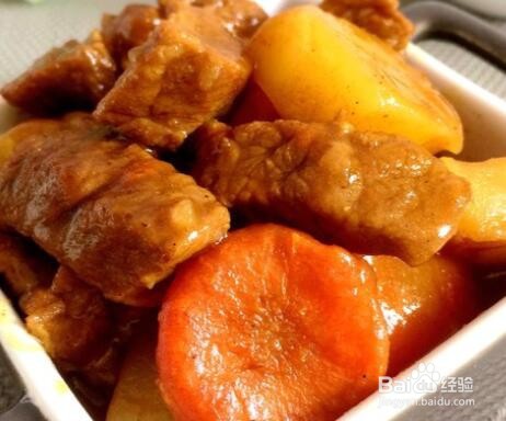 如何自制美味的咖喱土豆炖牛肉