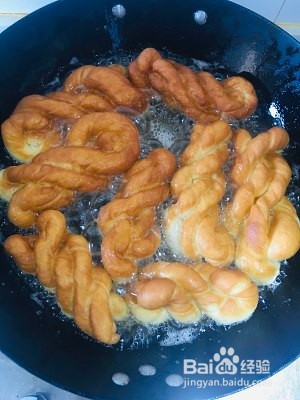 蜂蜜麻花的做法