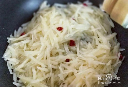 酸辣土豆丝卷饼是如何做的？家常教程