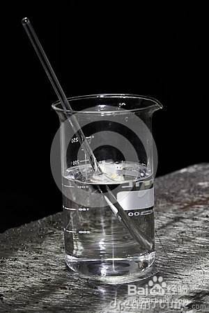 如何将50%液碱配置成32%的