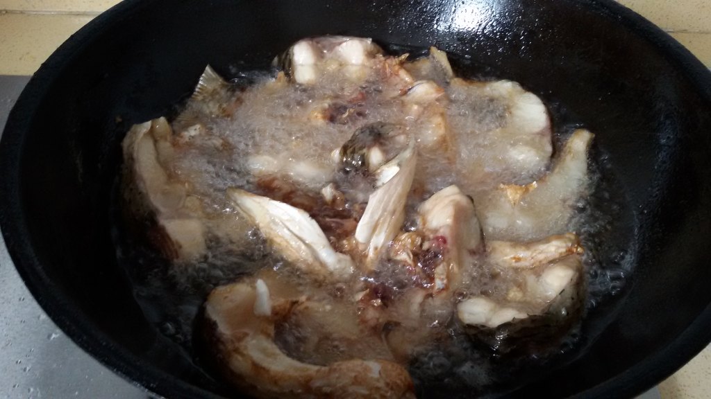 美味的香辣香菇鱼做法，家常必备哦