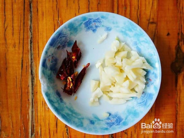 酸辣娃娃菜的做法