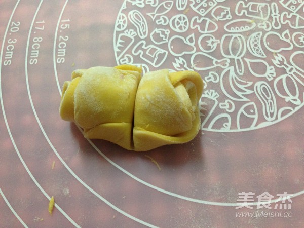 “中国红”蒸面包