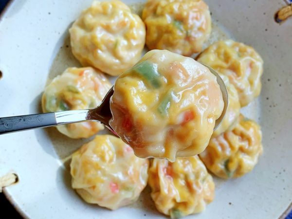 青椒火腿蒸包子