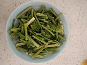 养生食补色香味俱全的芹菜粉的做法