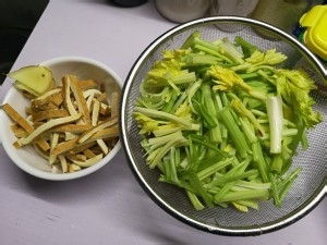 健康养生佳品芹菜香干的做法