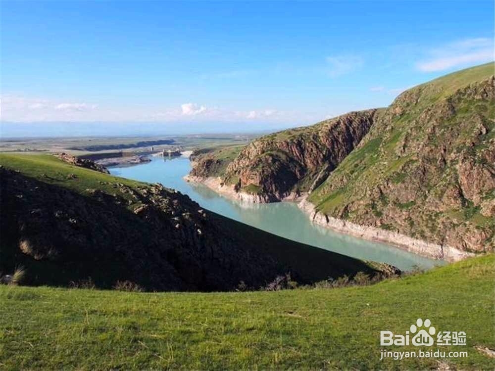 天山玉湖：湖水为什么一年四季呈现不同颜色