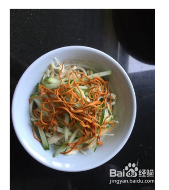 虫草花鸡丝凉拌面怎么做