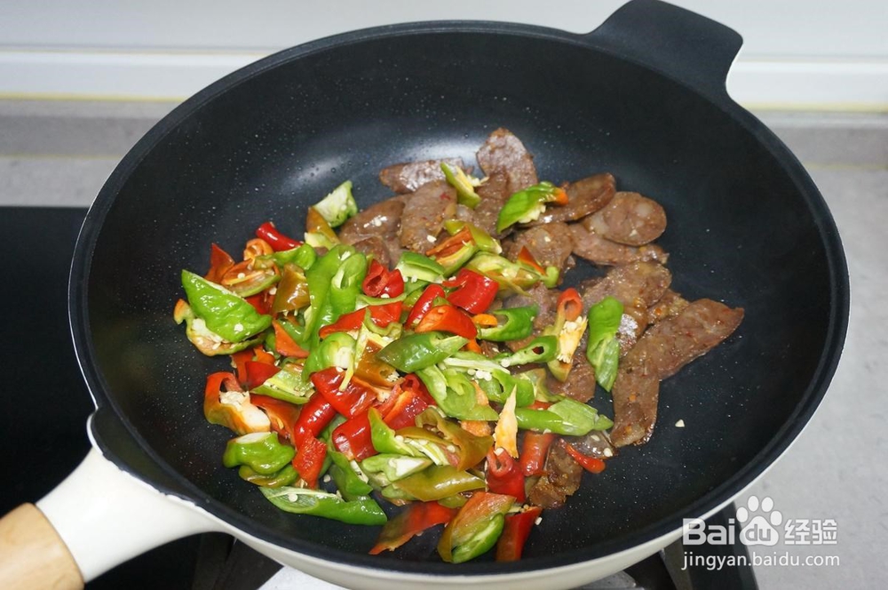 辣椒炒腊肠——醇厚浓郁越嚼越香