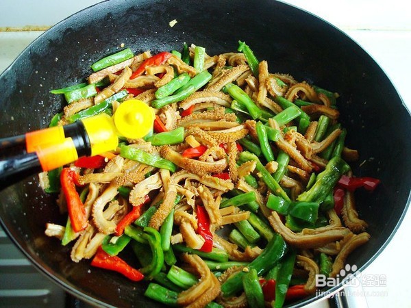 豆角炒牛肚怎么做？