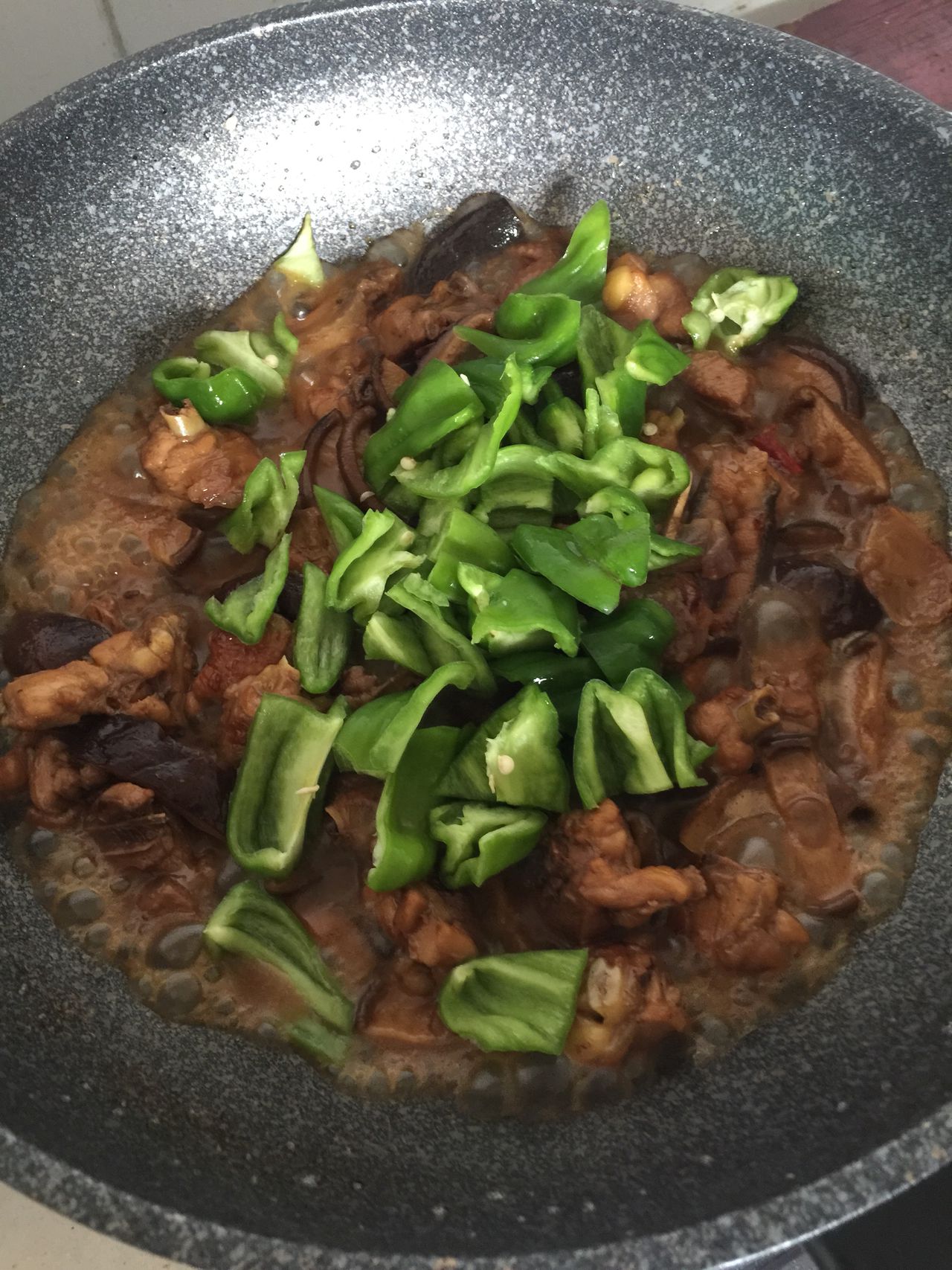 好吃到爆的黄焖鸡做法,你学会了吗