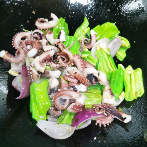 快手家常爆炒鱿鱼须