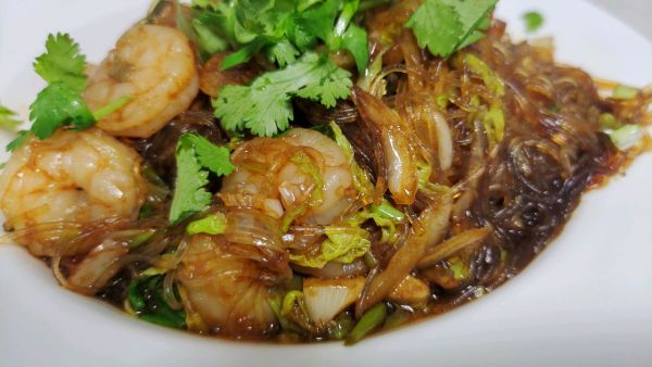 家常虾仁粉丝煲