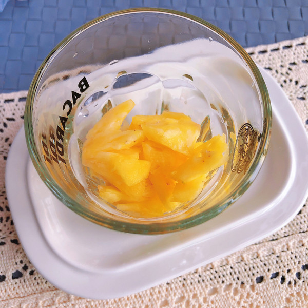 蔓越莓菠萝气泡饮