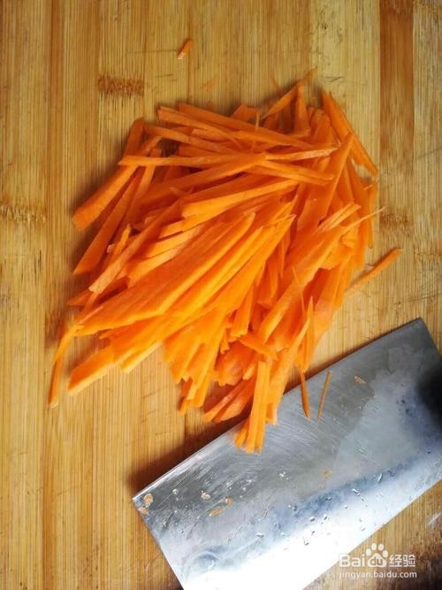 胡萝卜木耳炒肉片的做法