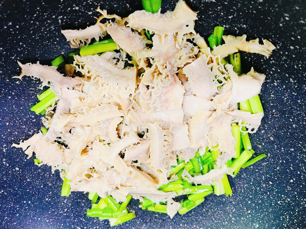 秋日韭菜拌牛肚