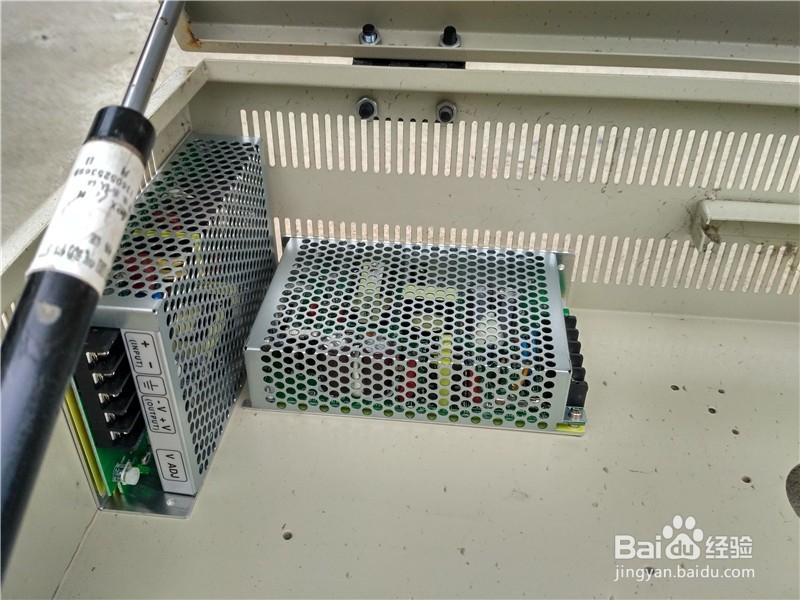 机箱里开关电源的正确安装方法