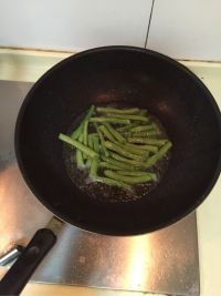 川菜干煸四季豆的做法