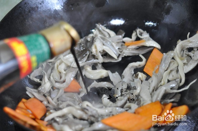 风味 胡萝卜炒平菇