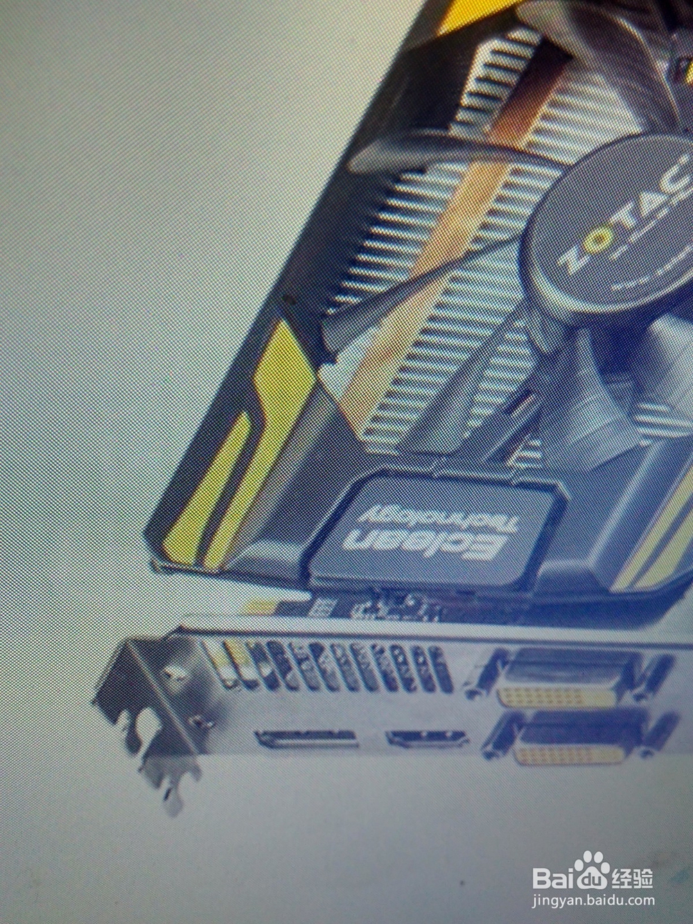 电脑屏幕出现雪花是怎么回事