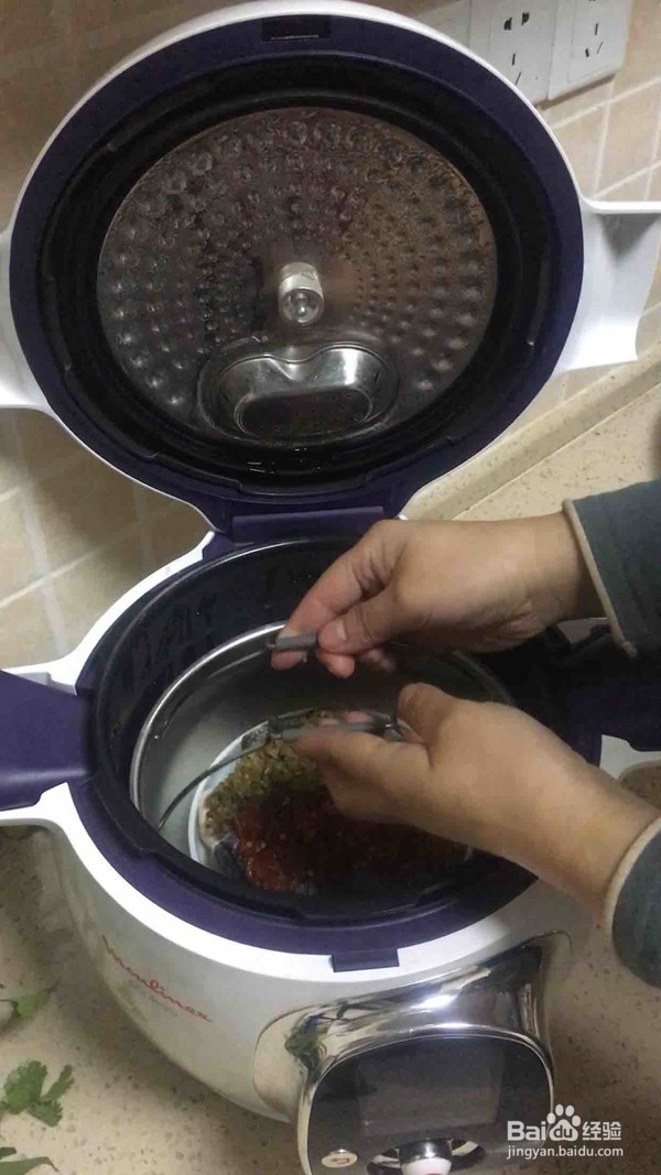 双椒蒸鲈鱼做法