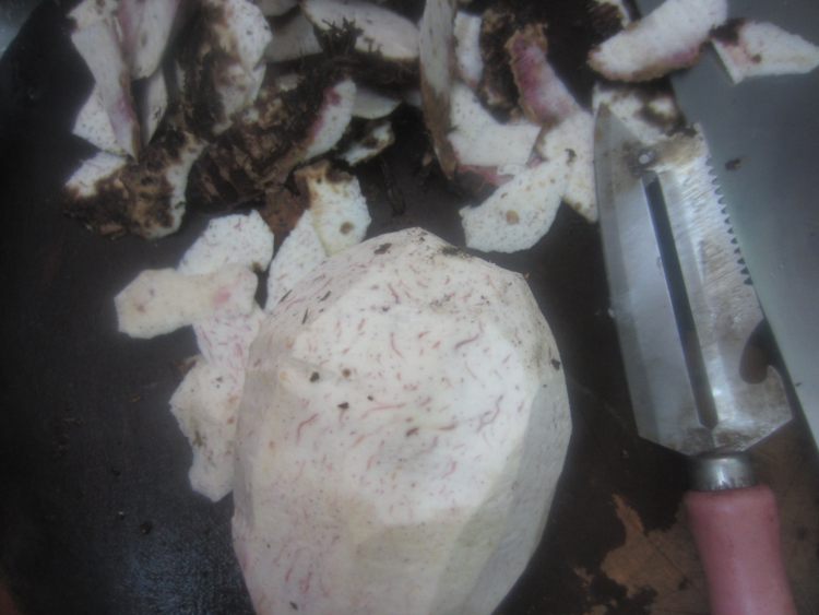 花生香芋蒸排骨，排骨的另类做法，味道格外鲜美！