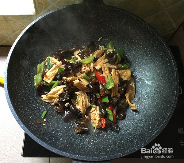 好吃健康的黑木耳炒腐竹的做法