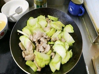 佛手瓜炒瘦肉片怎么做