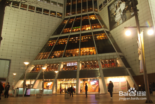 如何进行市场拓新,努力做到与众不同呢?