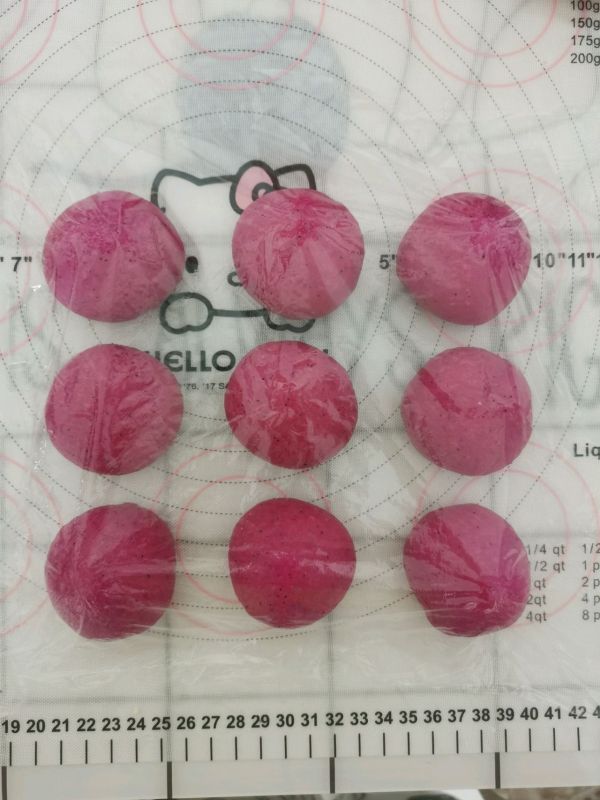 火龙果椰蓉面包