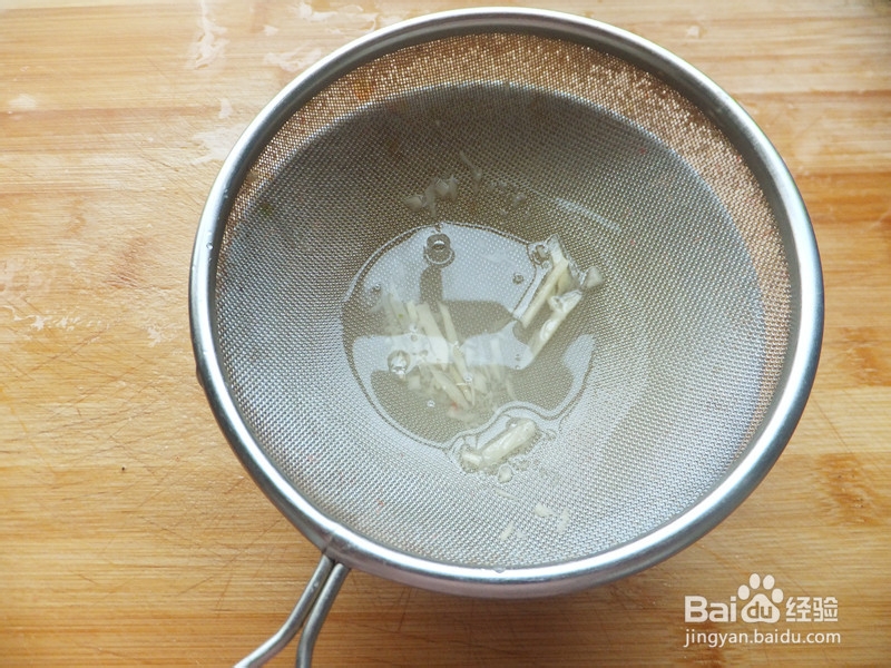 好吃家常菜—双椒土豆丝做法【附自制土豆淀粉】