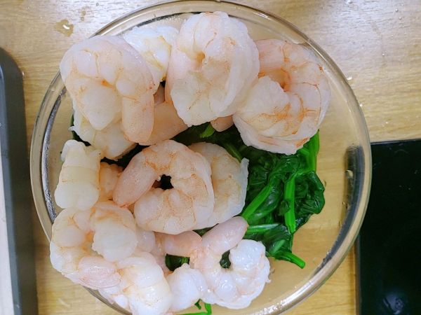 菠菜虾仁熟沙拉